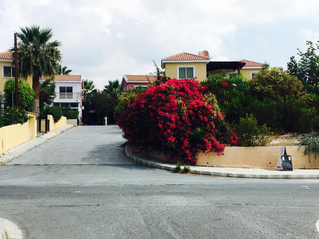 Townhouse Coral Bay Village Kissonerga Habitación foto